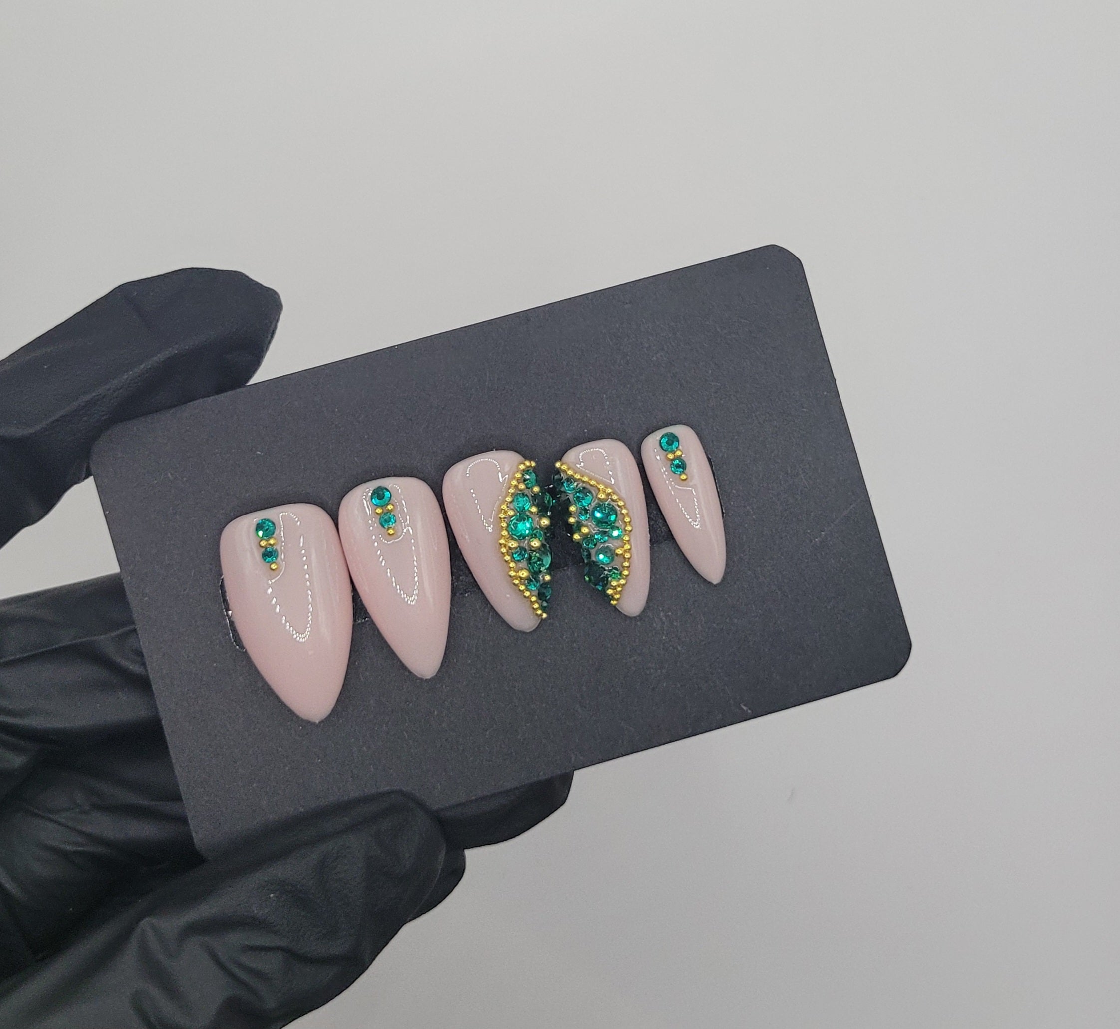 Emarald Gold Press Ons