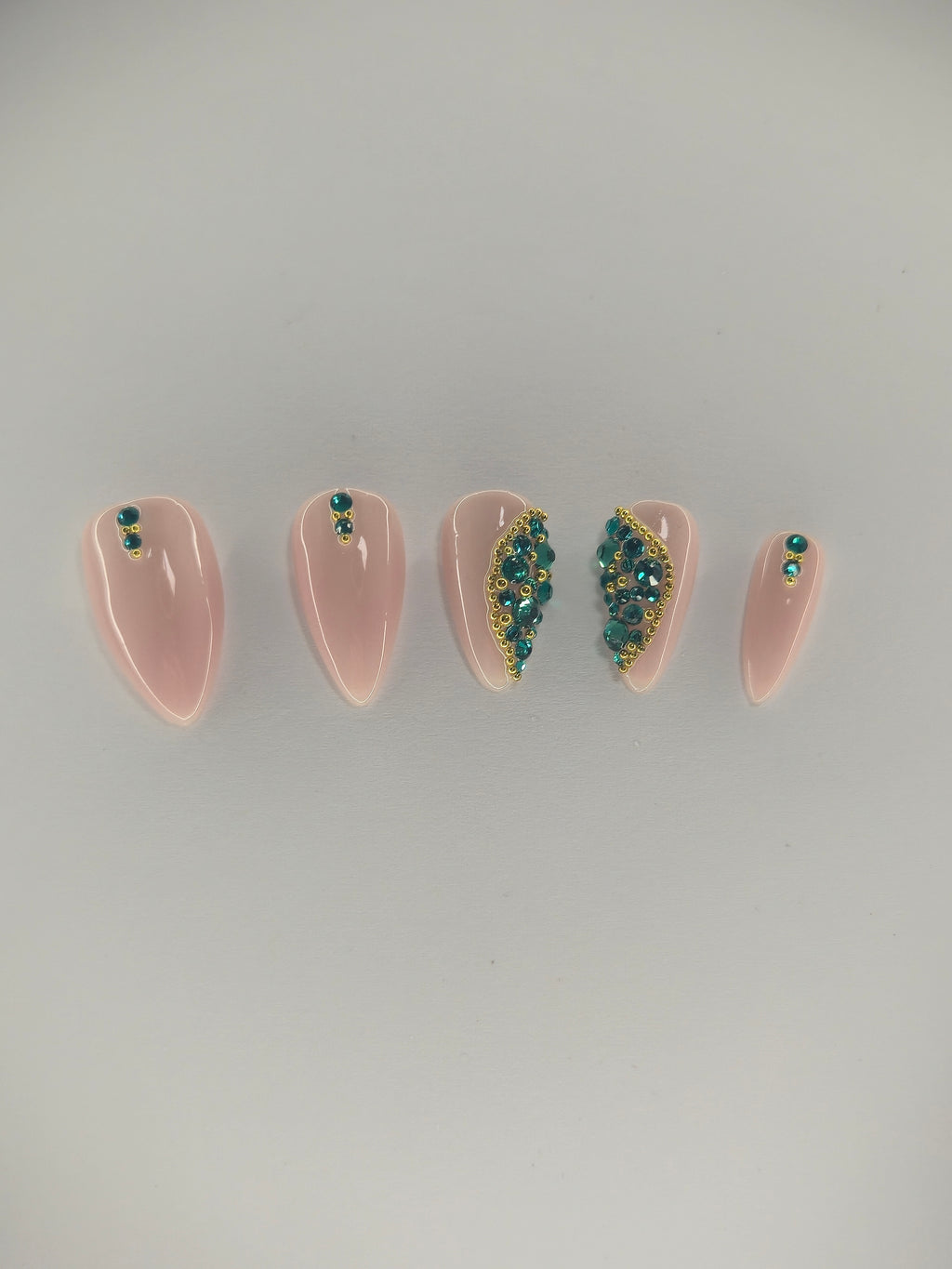 Emarald Gold Press Ons